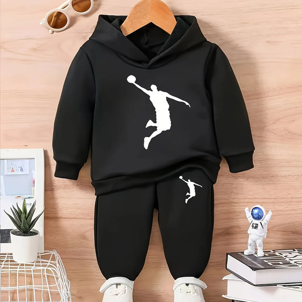 A fleece hoodie for a newborn baby boy in autumn and winter, paired with casual and fashionable long pants, is suitable for outd