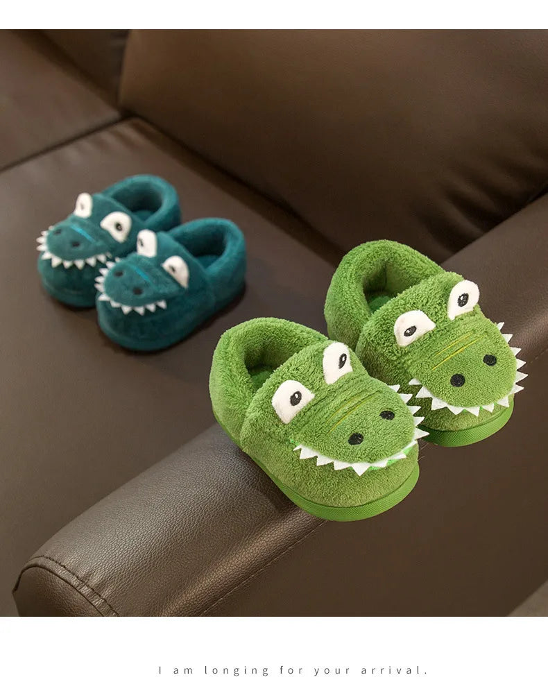Cute green plush slippers with dinosaur cartoon pattern, suitable for toddlers, boys and girls, indoor home shoes, slip-on desig