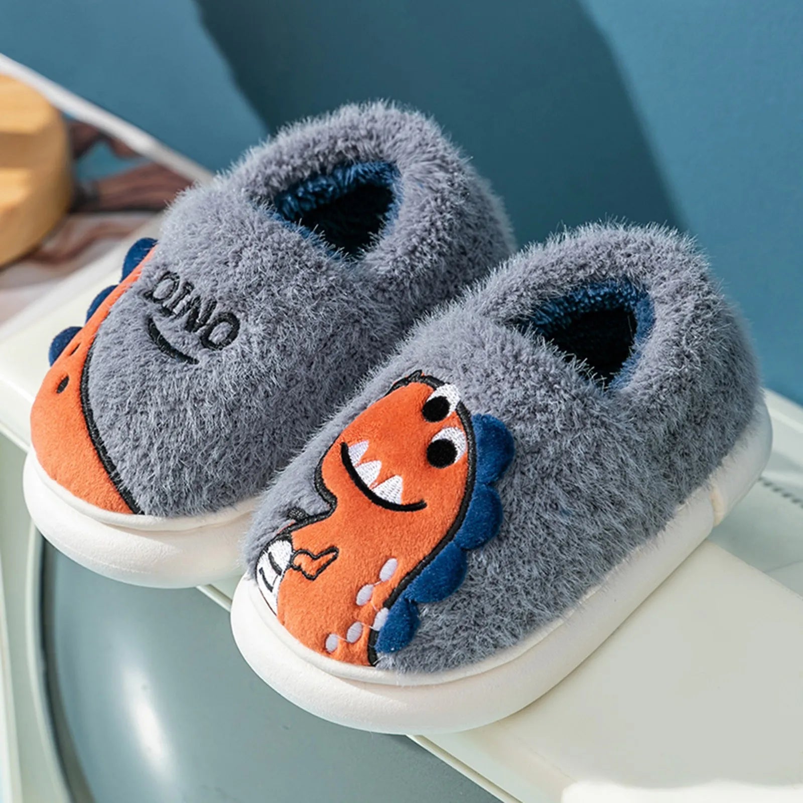 Fashion And Winter Children Slippers Boys And Girls Flat Bottom Non Slip Slip Round Toe Plush Warm Cartoon Slippers Kids