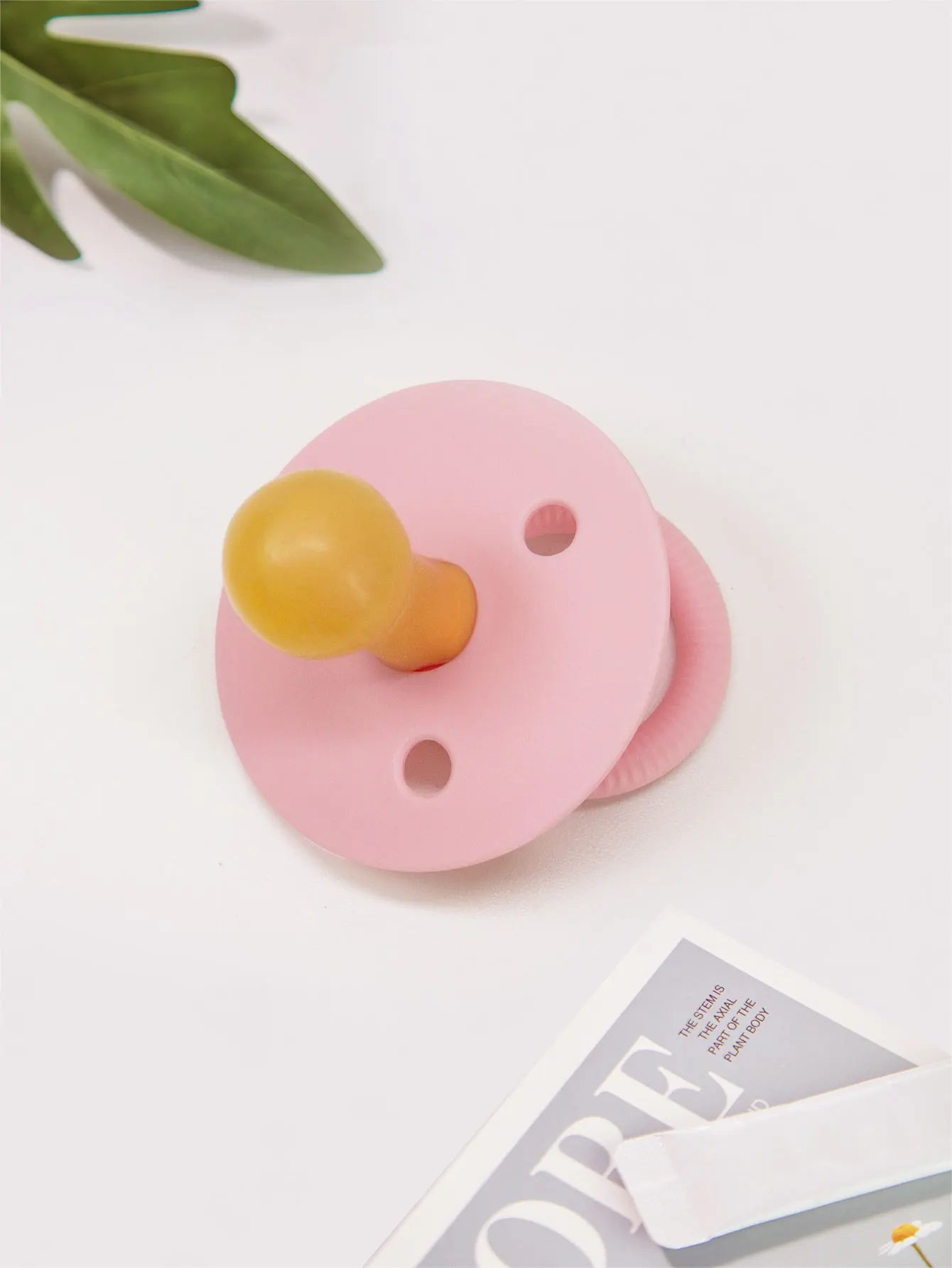 1 Pc Baby Latex Pacifier More Soft close to MOM's breast Round baffle variety colors Younger baby pacifier soother