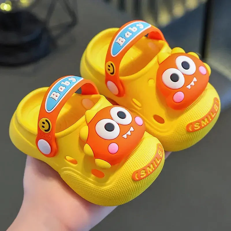 2025   Children's Slippers Cute Cartoon Girls Boys with Soft Soles Baby Bags Perforated Shoes Home and Baby Sandals***