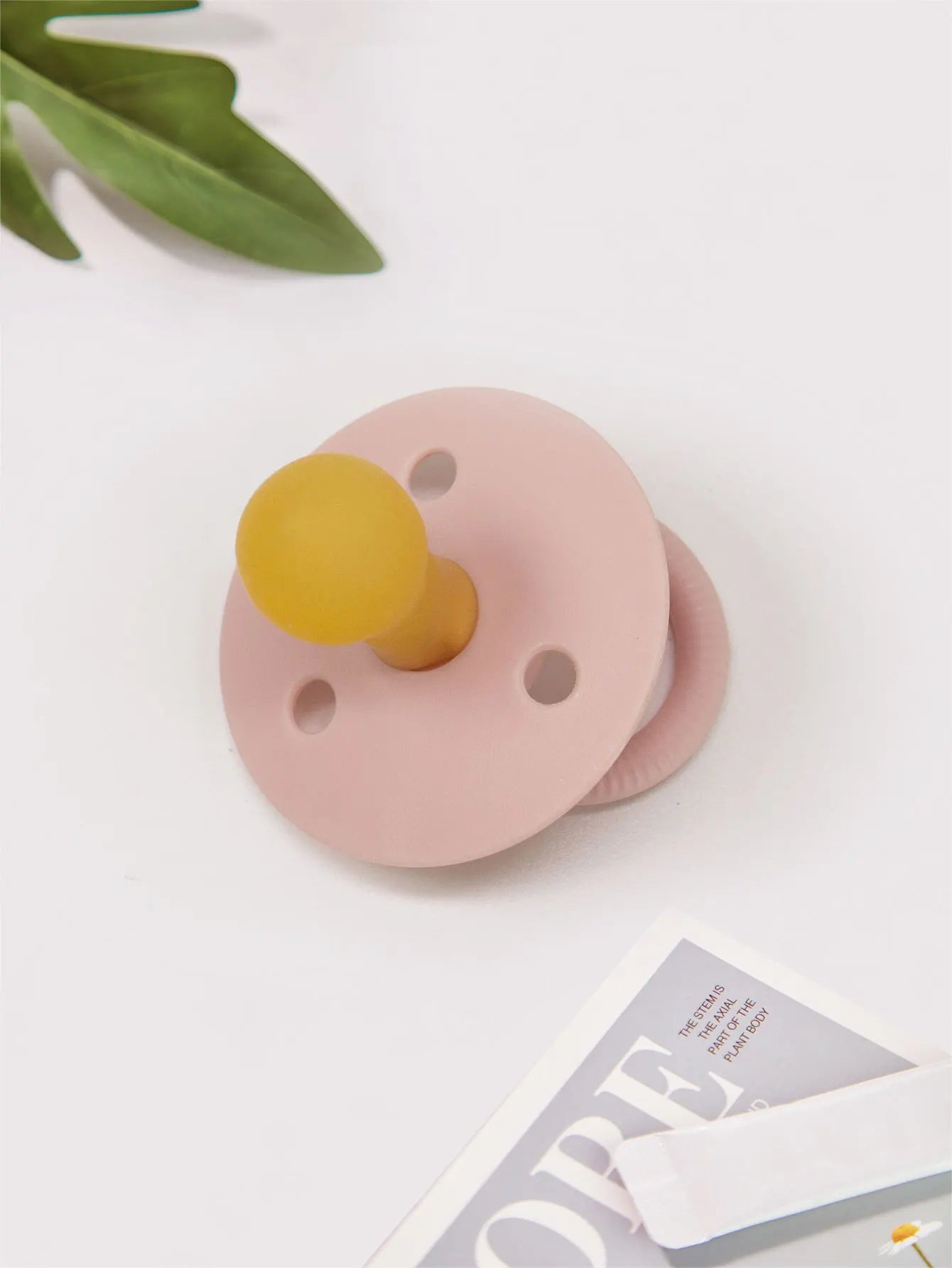 1 Pc Baby Latex Pacifier More Soft close to MOM's breast Round baffle variety colors Younger baby pacifier soother