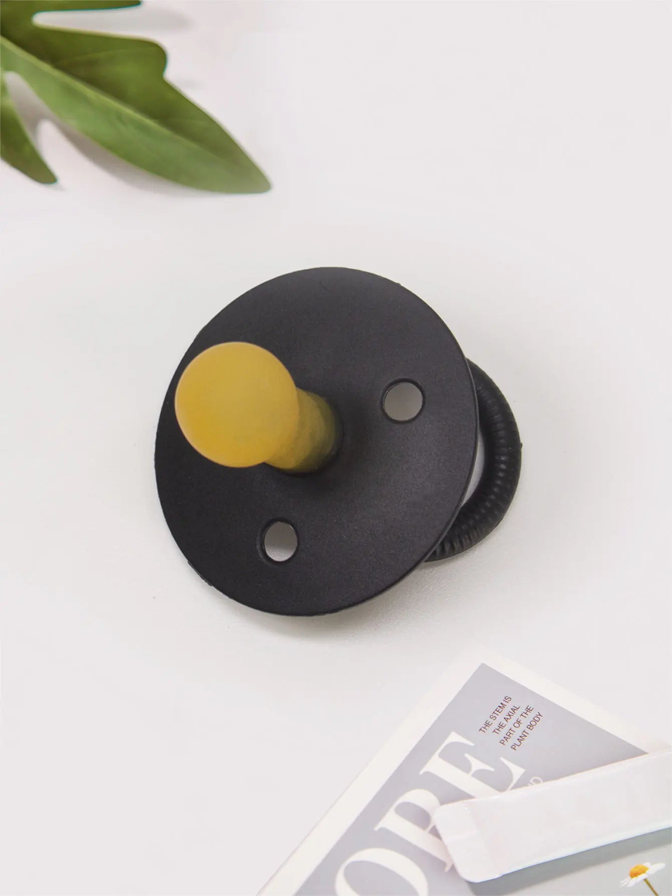 1 Pc Baby Latex Pacifier More Soft close to MOM's breast Round baffle variety colors Younger baby pacifier soother